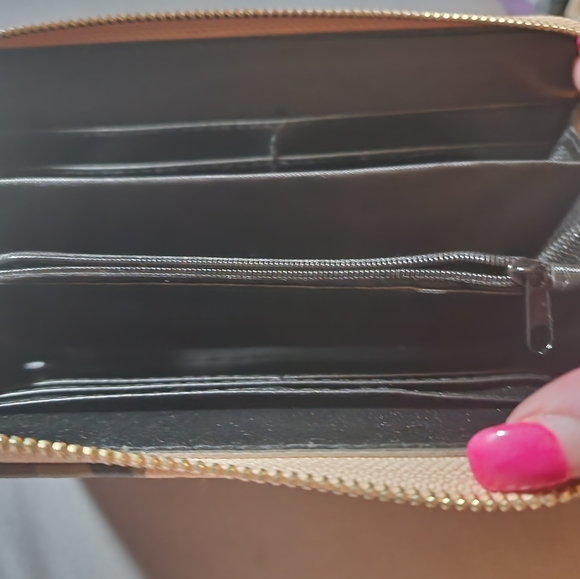 Wallet - Picture 2 of 3